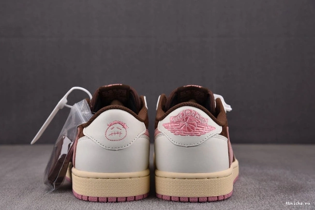 Reps TB x 1 Scott DZ4137-206 SP AJ Travis Low OG 0723